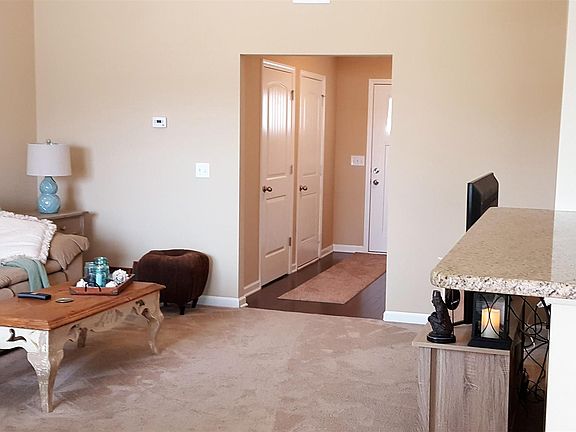 4th image of 3329 Tourmaline Dr