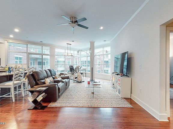 5th image of 324 E Main St Unit 427
