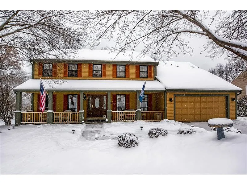 2515 Lindenwood Dr photo 1