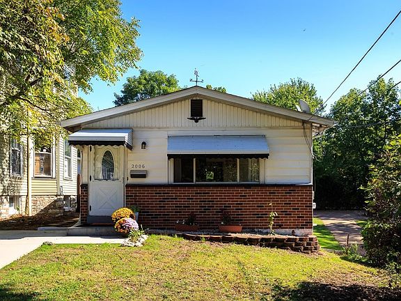 3rd image of 2006 McCausland Ave