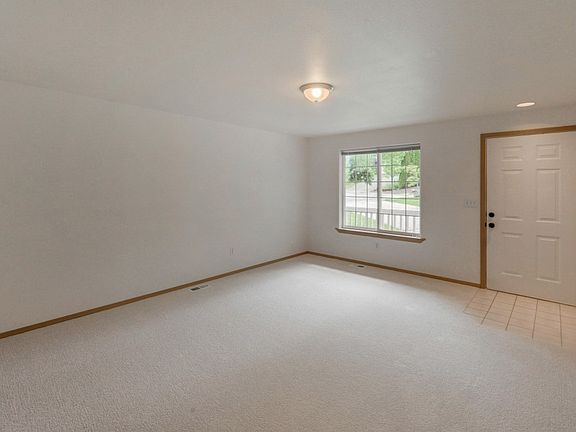 4th image of 7504 83rd Pl NE
