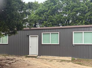 141 Edgehill Dr, Azle, TX 76020
