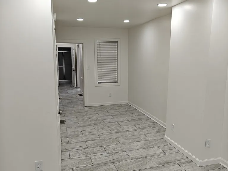 Spruce St — Photo 1