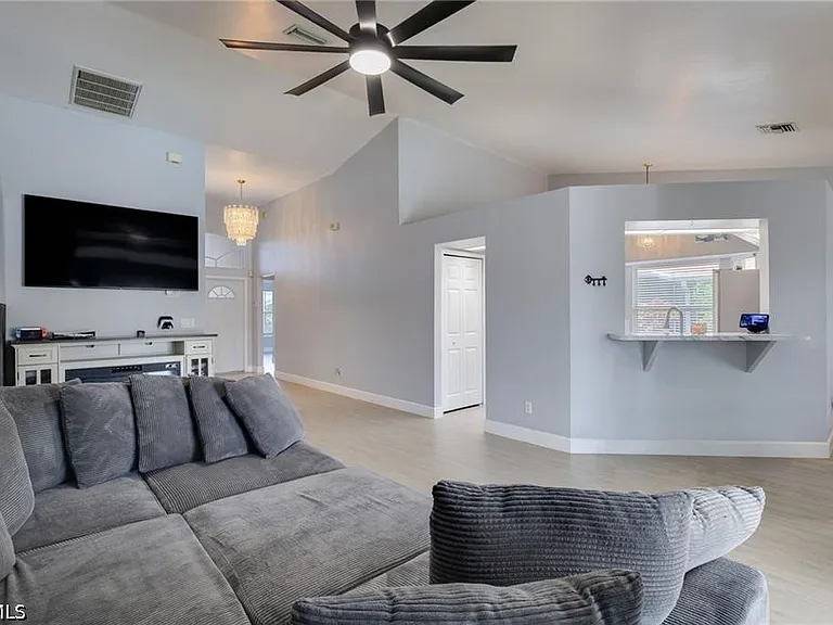 17791 Castle Harbor Dr — Photo 6