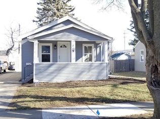 719 Charles St, Aurora, IL 60506