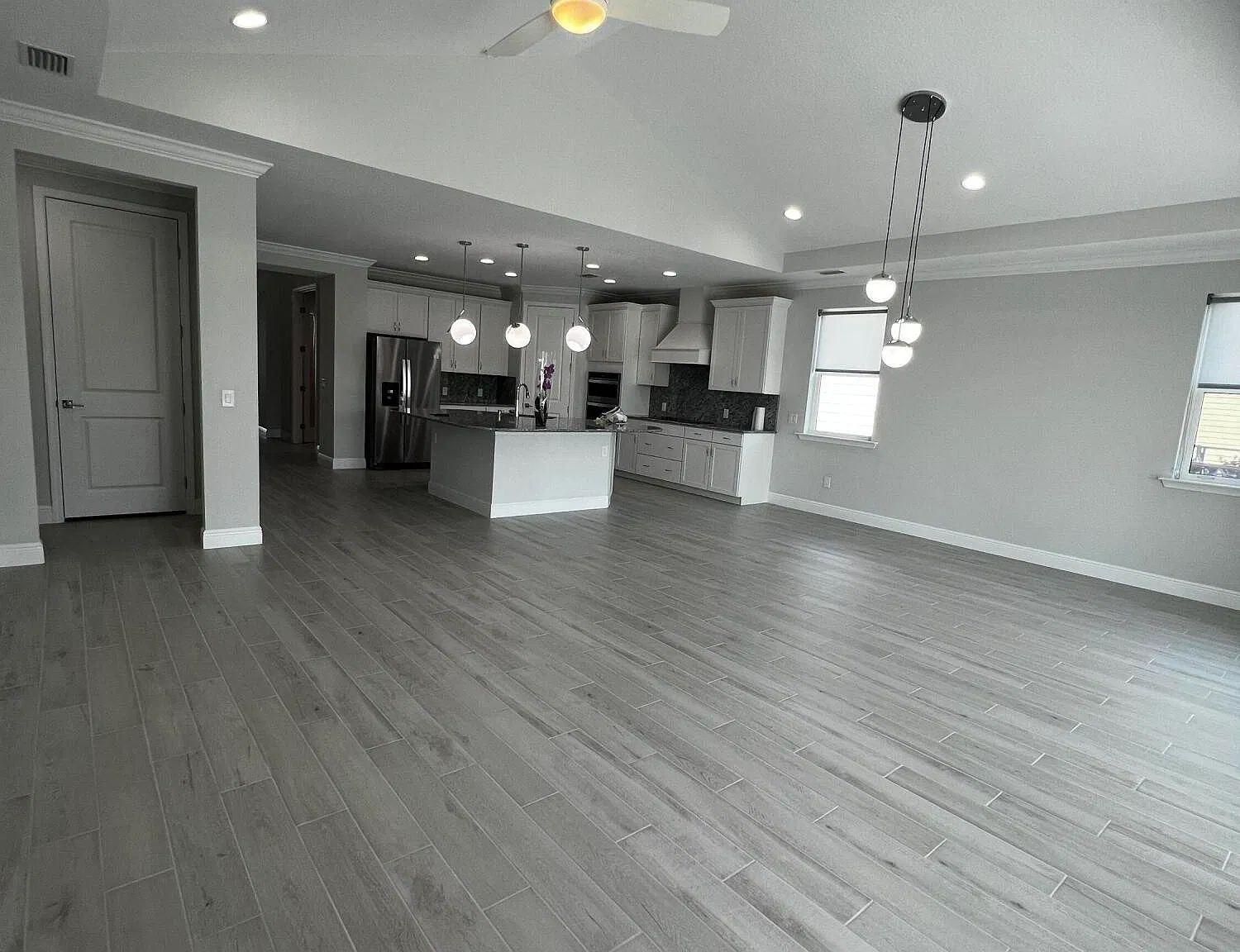3 bed, 2.5 bath, 2394 sqft, $3,100 — Photo 4