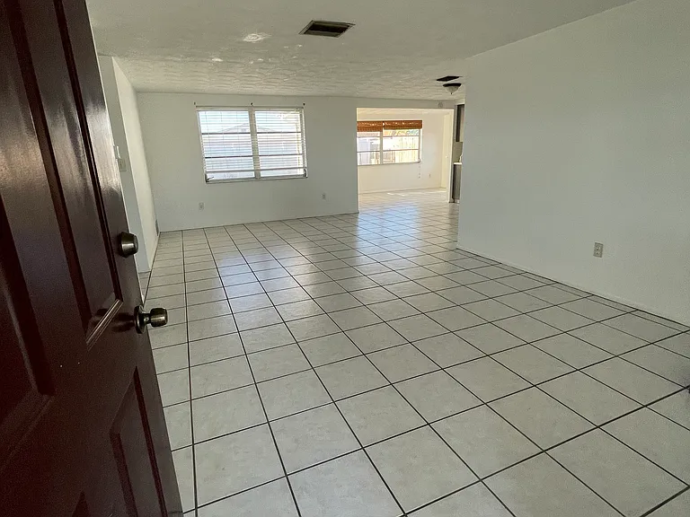 3352 Chauncy Rd — Photo 3