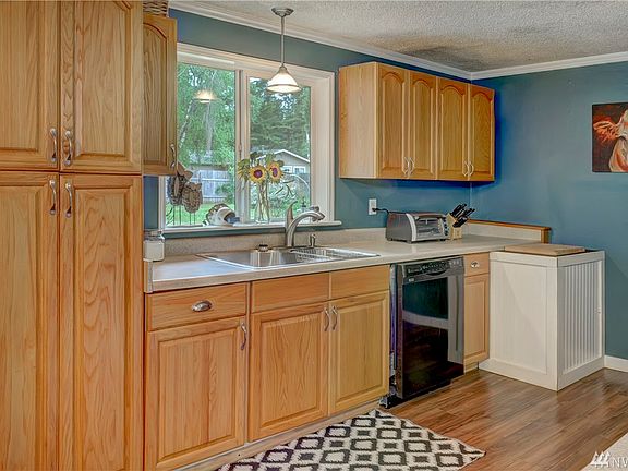 4th image of 27228 Meadow Cir NE