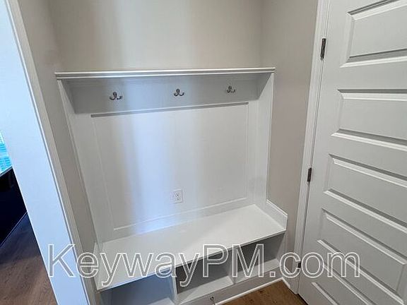 5th image of 549 Yuma Ln