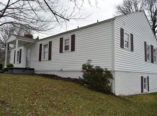 110 Rutherford Ln, Bristol, TN 37620