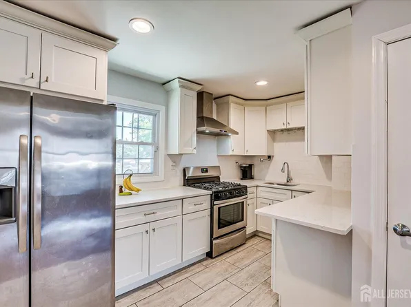 296 High St, Metuchen, NJ 08840