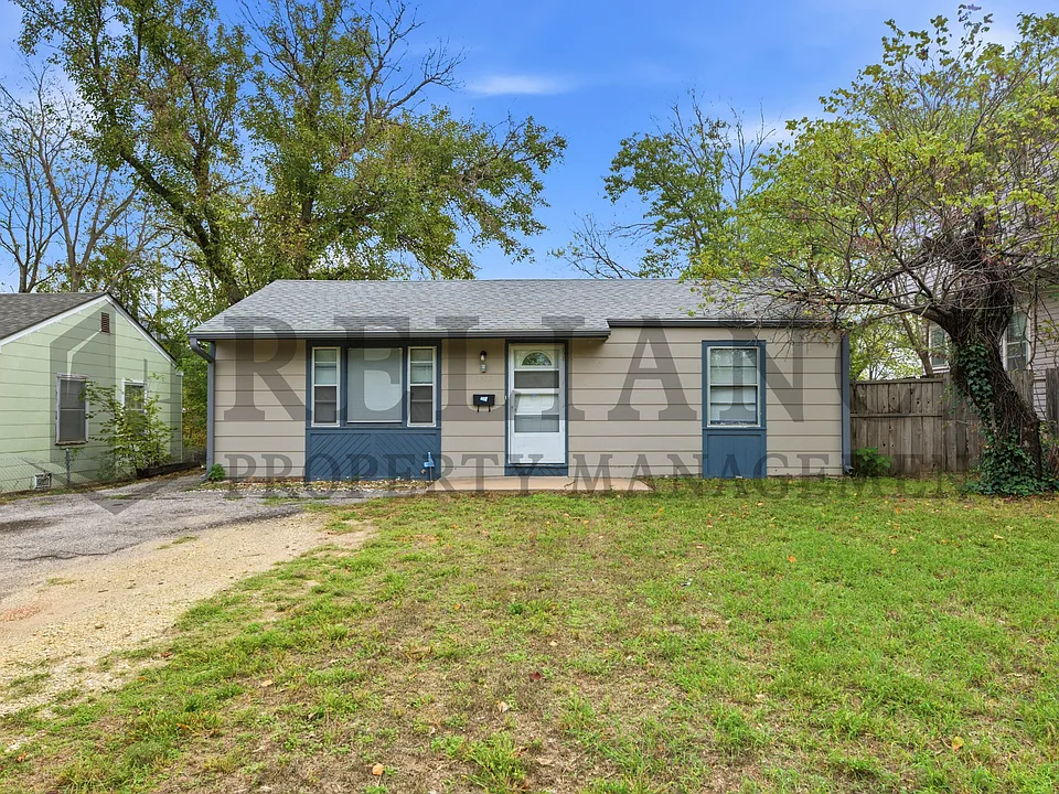 2322 S Waco Ave