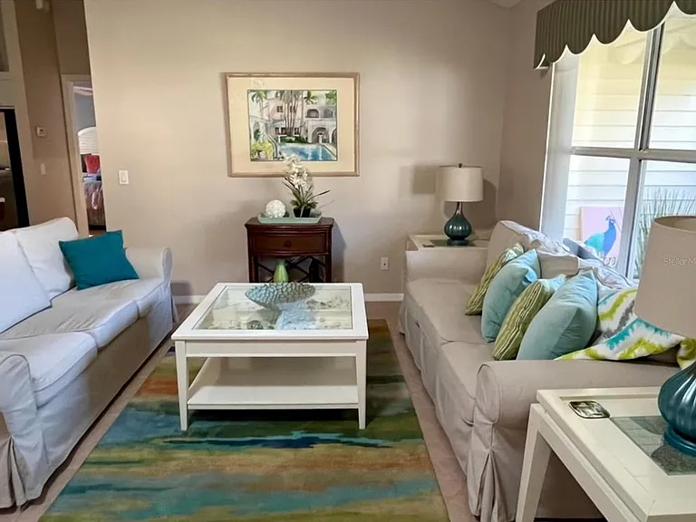 1314 Corona Ave — Photo 3