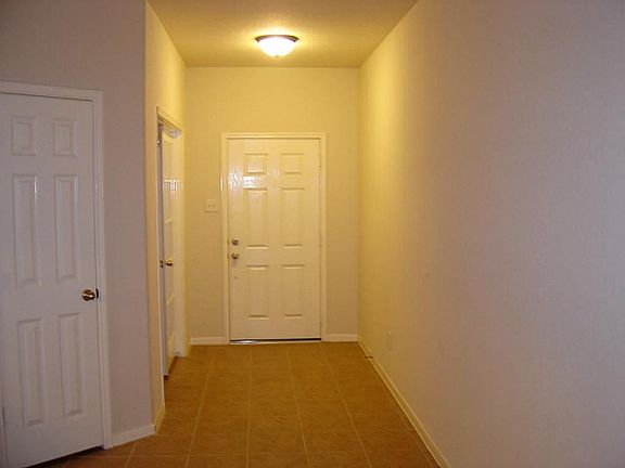 ENTRY FOYER BREATHS SPACE AND OPENESS. WELCOME TO THIS OPEN FLOOR PLAN 1 STORY CENTEX HOME.