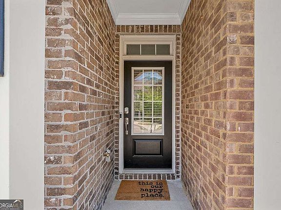 2nd image of 922 Edwin Ln
