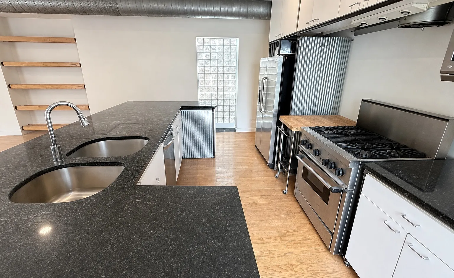 2 bed, $4,800 — Photo 3
