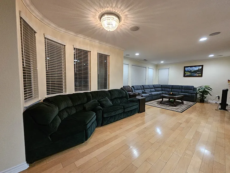 8210 Torrey Gardens Pl — Photo 4