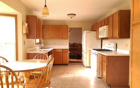 5th image of 2241 Stewart Ln