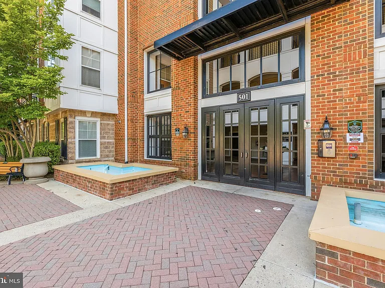 501 Hungerford Dr #144 — Photo 44