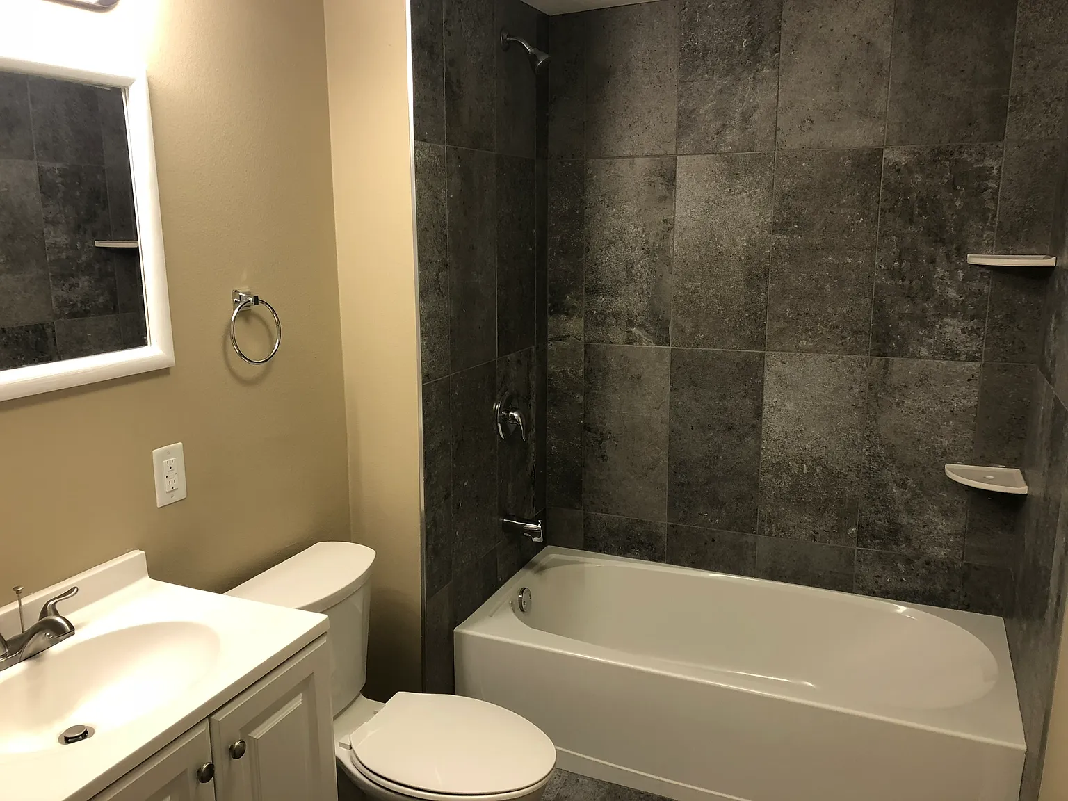 3 bed, 1200 sqft, $1,250 — Photo 4