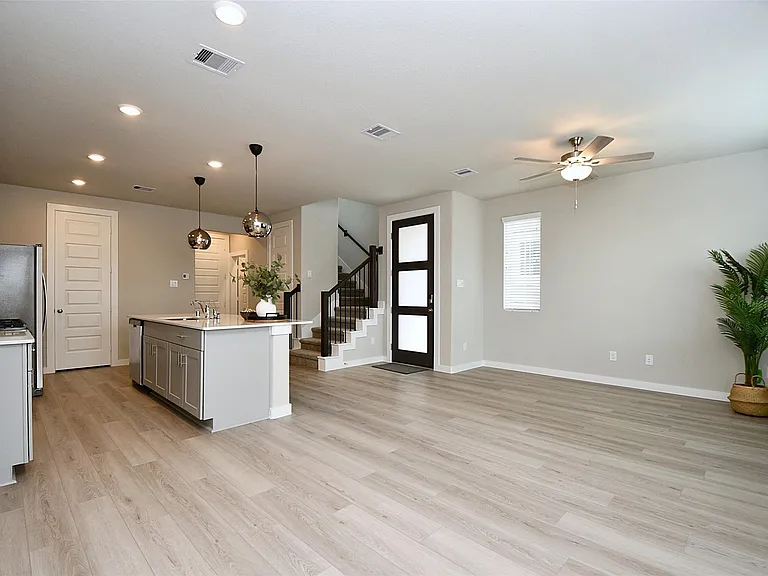 4212 Lyons Fall Dr — Photo 9
