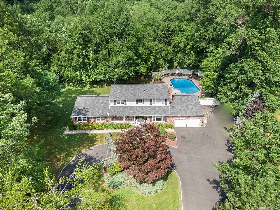 1st image of 12 Lochness Ln