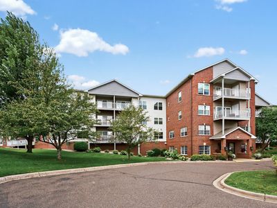 2231 Penn Pl APT 120, North Saint Paul, MN, 55109