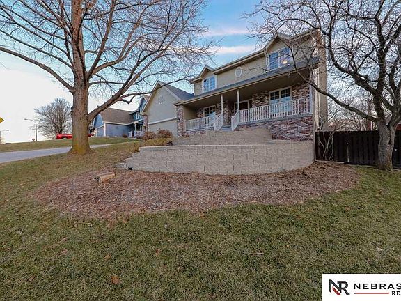 3rd image of 913 Hogan Dr