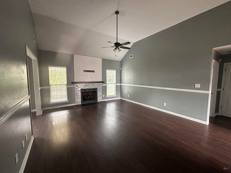 208 Wray St — Photo 4