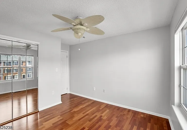 100 Callahan Ct — Photo 18