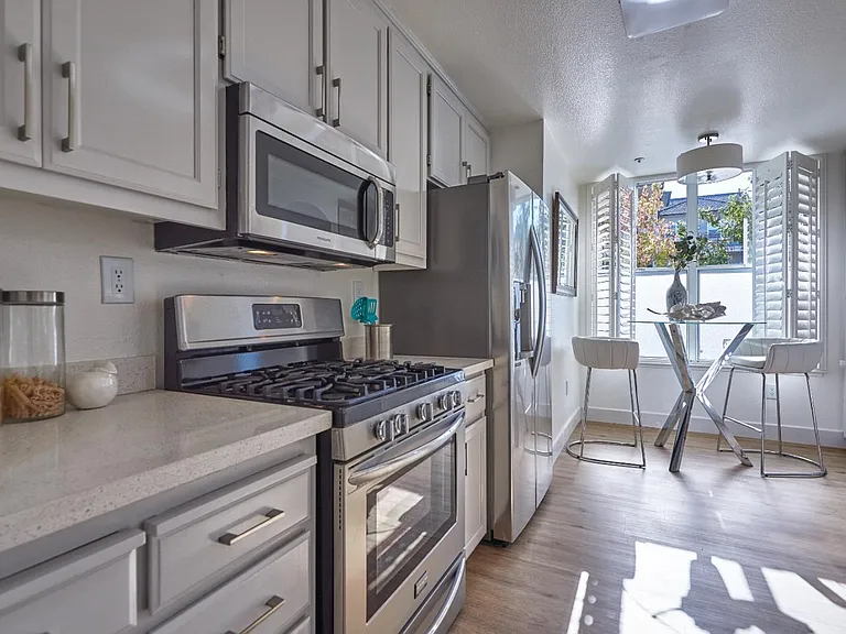 601 Baltic Cir #601 — Photo 8