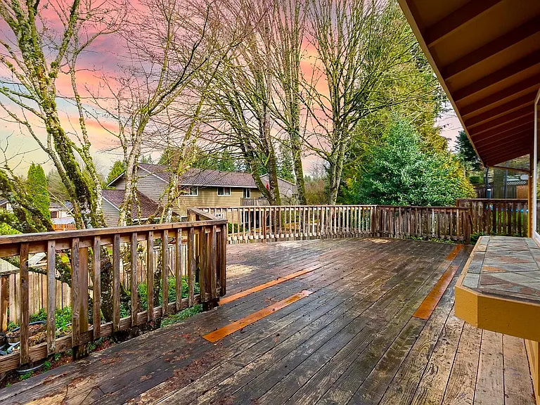 15618 SE Fairwood Blvd — Photo 16