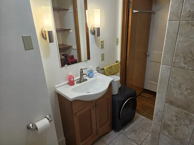 634 E 38th St #1 — Photo 11