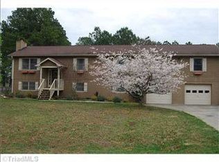 6010 Grey Fox Ln, Lexington, NC 27295