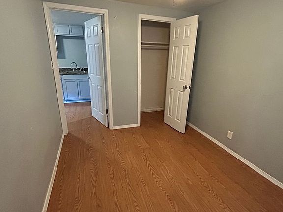 4th image of 408 SW 13th St #C