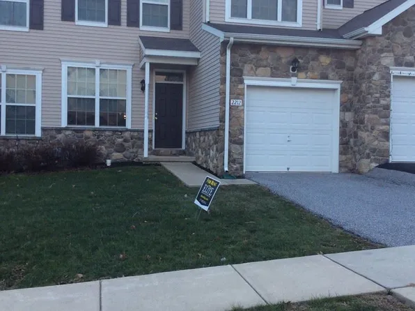 2212 Live Oak Ln, York, PA 17406