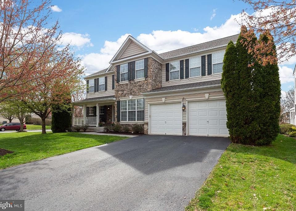 Beautiful Richmond American Waterford II Model