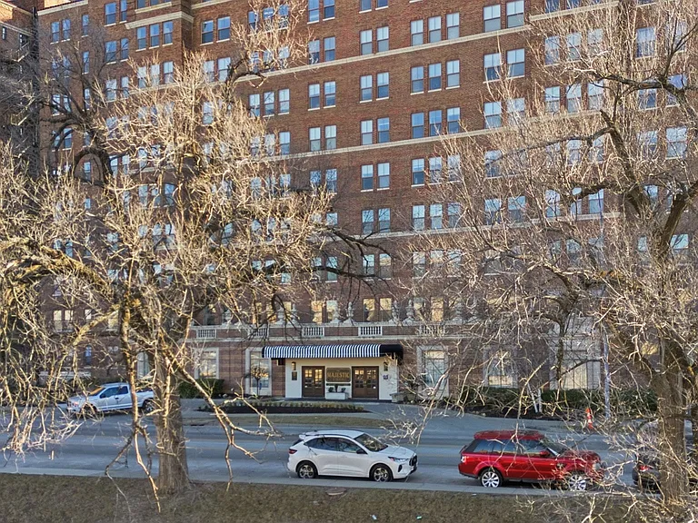 The Majestic on the Plaza — Photo 95