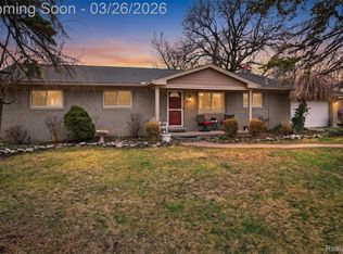 447 Lange Dr, Troy, MI