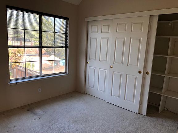 3rd image of 727 Portswood Dr