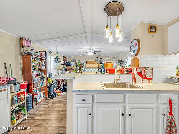 3rd image of 20 Sans Souci Trailer Park