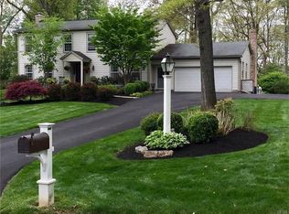 1984 Sunderland Dr, Bethlehem, PA 18015