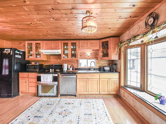 5th image of 14104 White Pine Dr