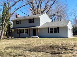 6581 Undestad St, Eden Prairie, MN 55346