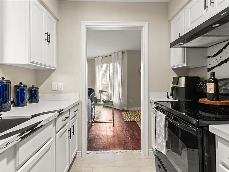 7122 Premont Dr #I202 — Photo 3