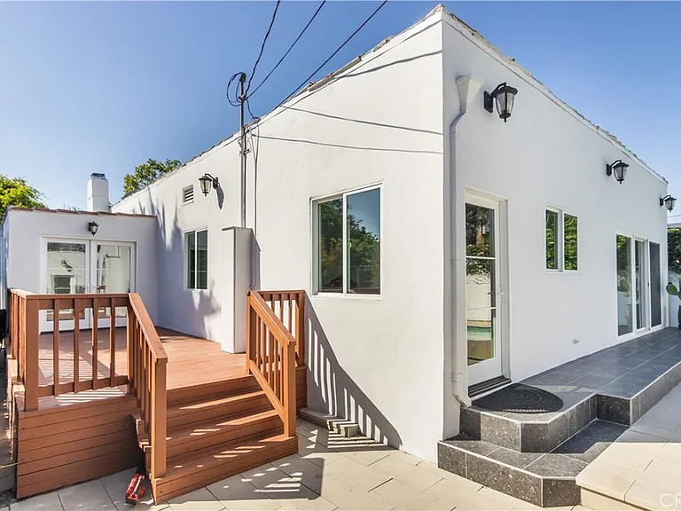 1094 S Plymouth Blvd — Photo 27