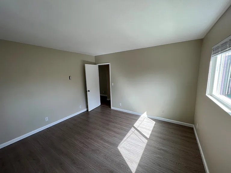 4560 North Ave #11 — Photo 7