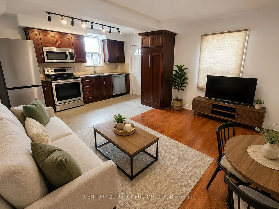 540 Old Weston Rd #MAIN FLOOR