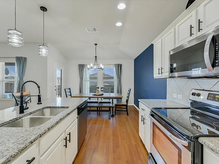 725 Pinnacle Dr — Photo 7
