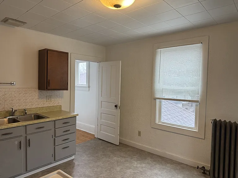 929 Jackson St — Photo 10